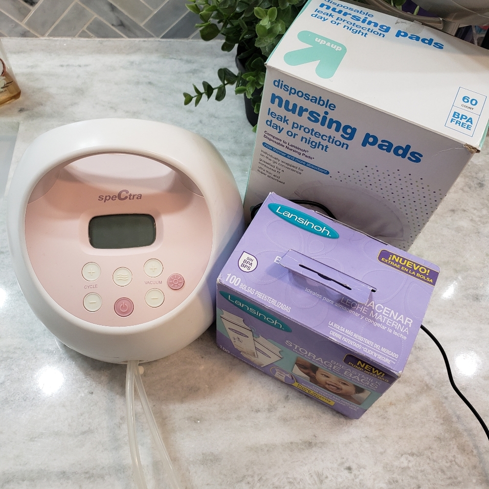 Spectra 2 Double Electric Pump with nursing pads and storage bags